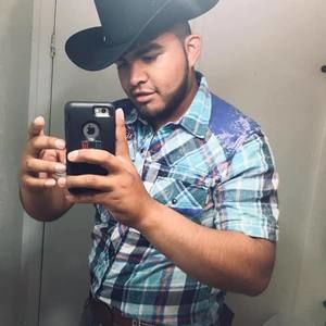 Meet your Posher, Cesar